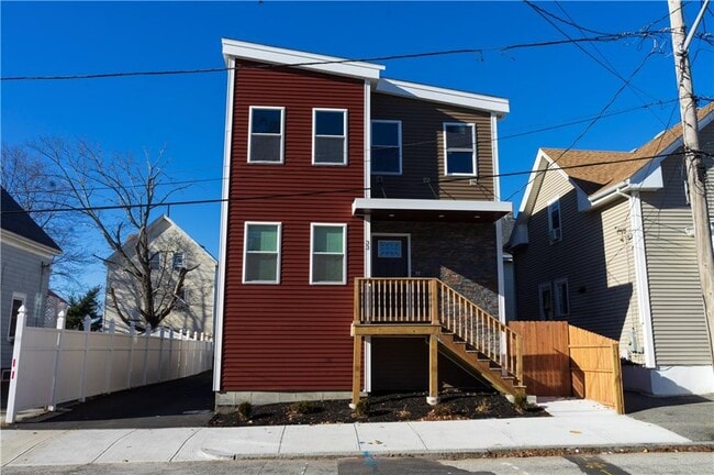 Building Photo - 33 Grand St