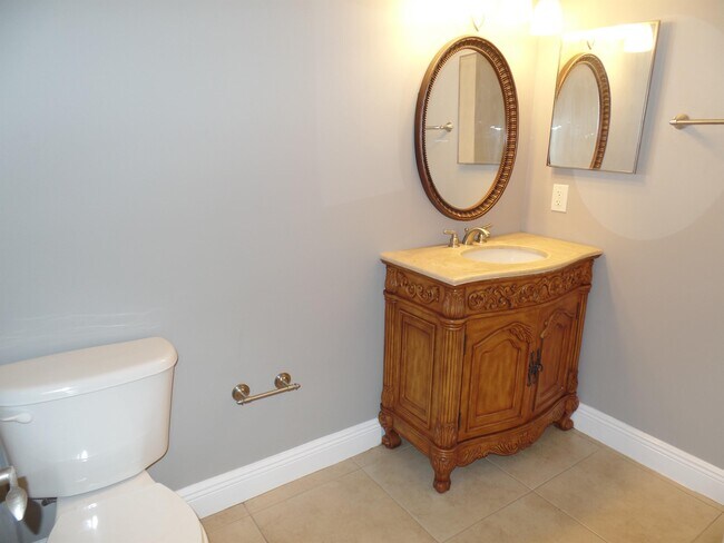 Foto del edificio - 5740 Rock Island Rd