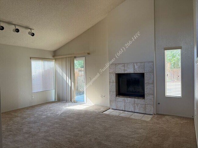 Foto del edificio - *** Please call us @ 661-266-1400 for info...