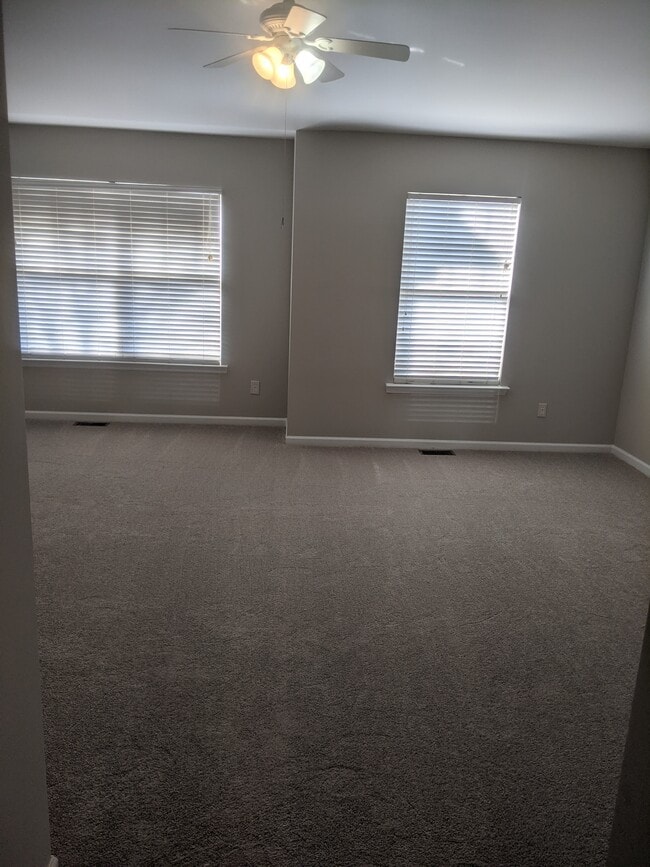 Building Photo - 330 Gilman Ln