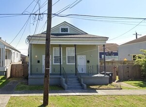 Building Photo - 2711 Marengo St