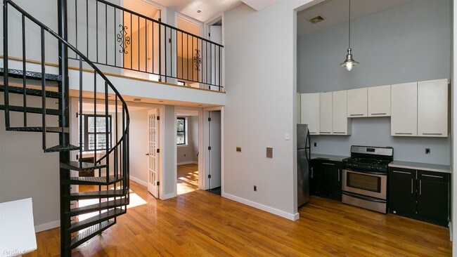 Foto del edificio - 111 Weirfield St