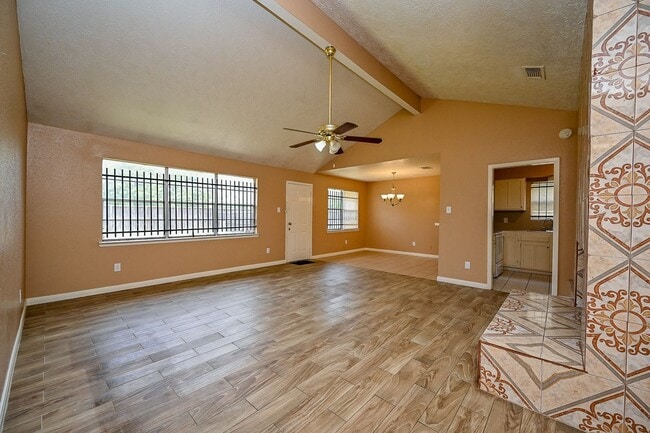 Building Photo - 2667 Grand Canyon Dr