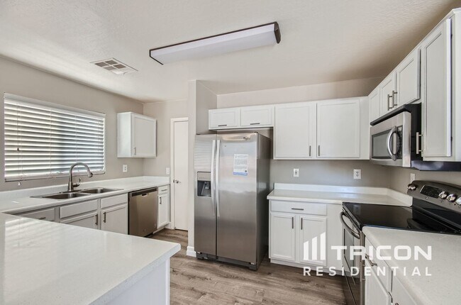 Foto del edificio - 37186 W Amalfi Ave