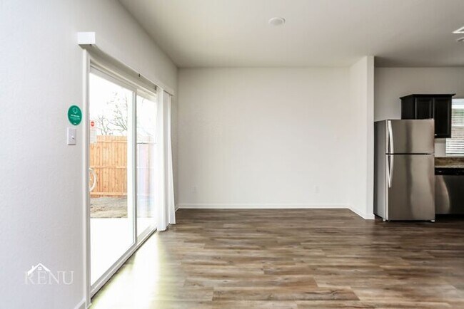 Foto del edificio - 710 Oakhurst Dr