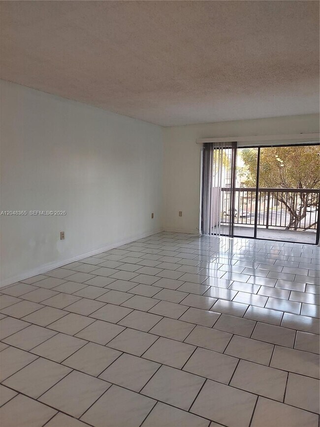 Foto del edificio - 5800 SW 127th Ave