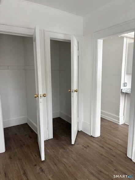 Building Photo - 86 Pequonnock St