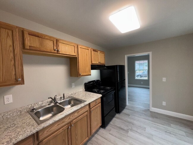 Building Photo - Newly remodeled.