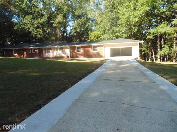 Primary Photo - 4 br, 3 bath House - 110 Green Valley Dr