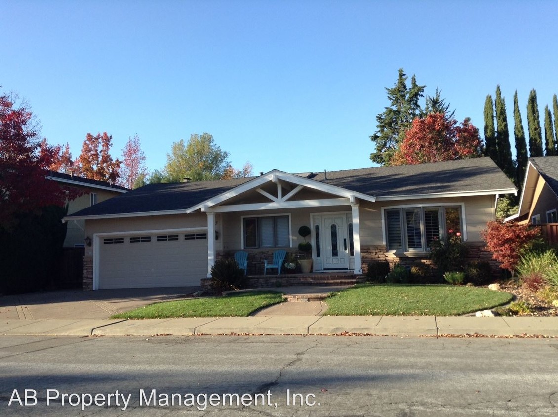 Primary Photo - 4483 Shearwater Ct