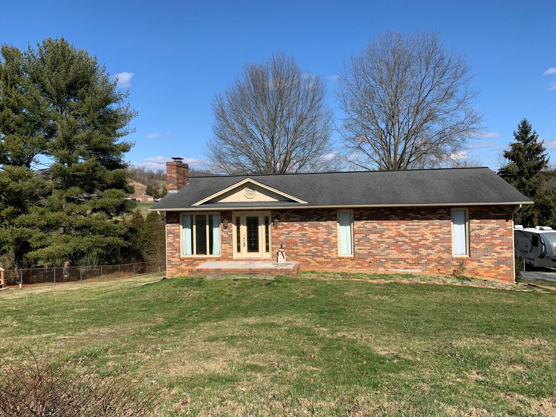 4 Bdrm/3 Bath Brick Home ? Church Hill TN - 4 Bdrm/3 Bath Brick Home  ?  Church Hill TN