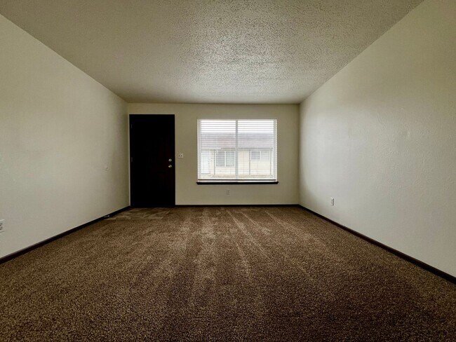 Building Photo - g1020