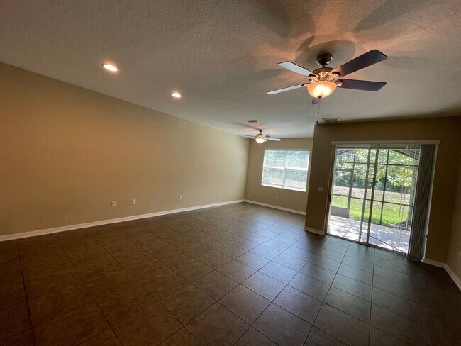 Building Photo - Gorgeous Oviedo Townhome Available NOW!!
