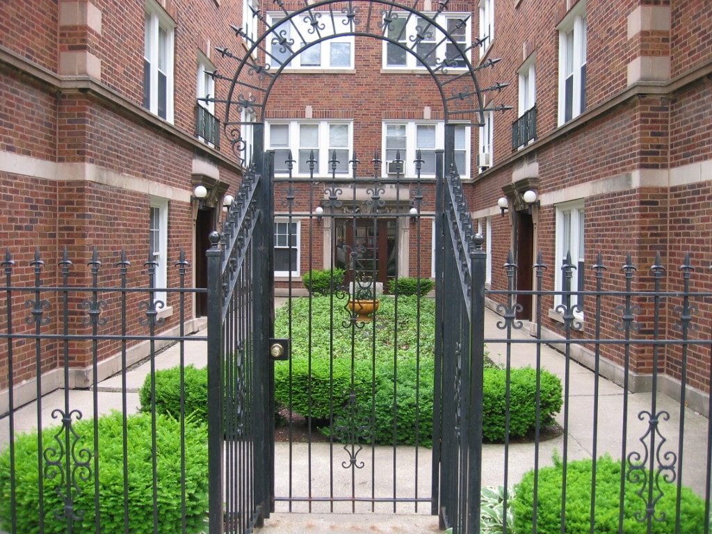 Primary Photo - 908 Lyman Ave