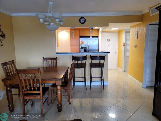 Building Photo - 401 Golden Isles Dr
