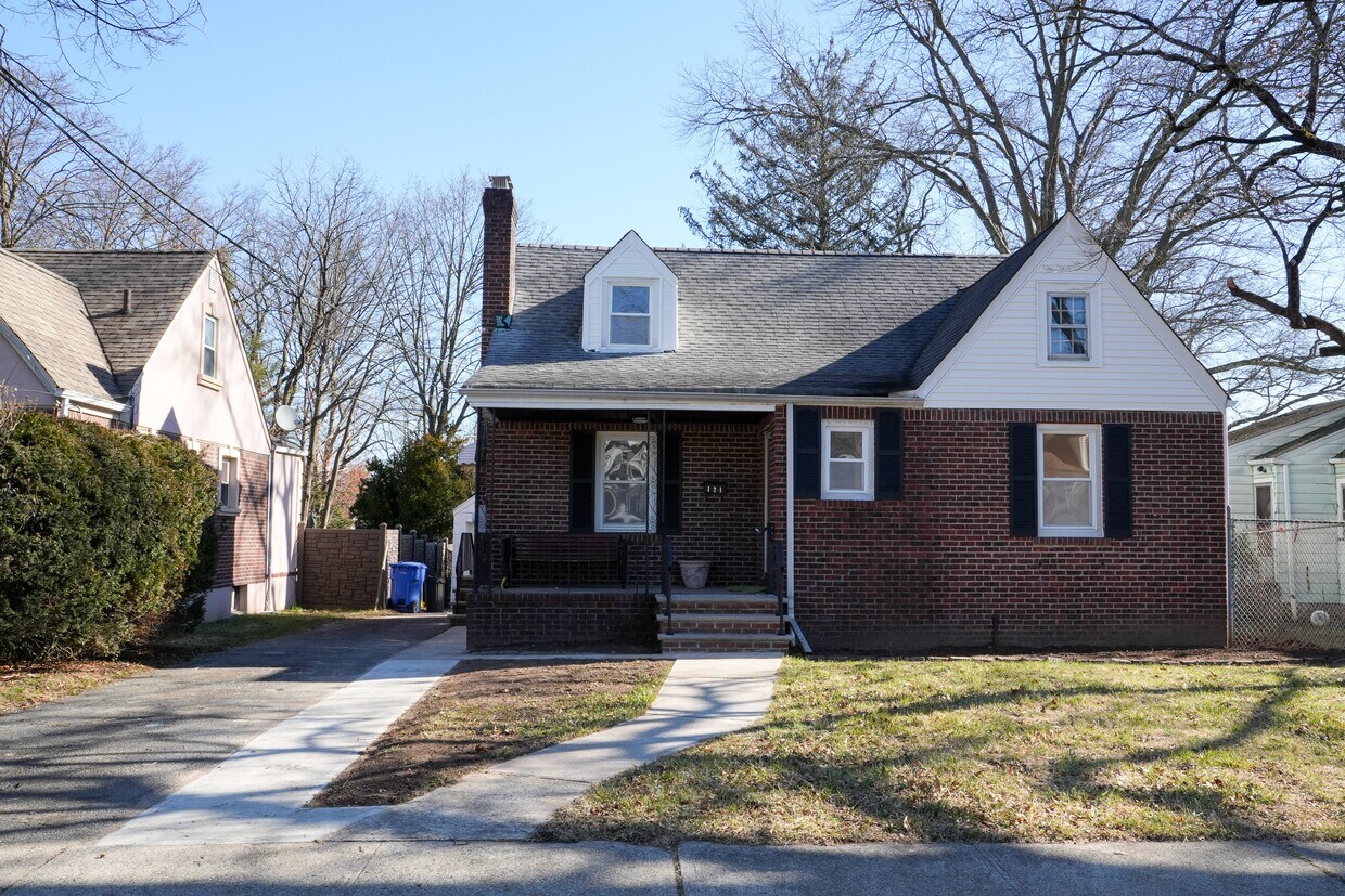 Foto principal - 121 Oakland St