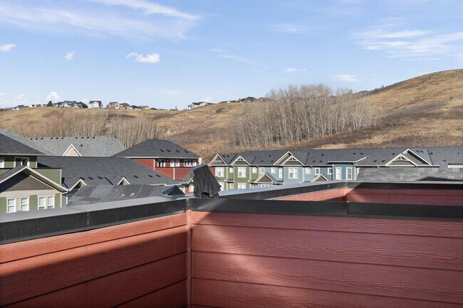 Building Photo - 345 Cranbrook Square SE