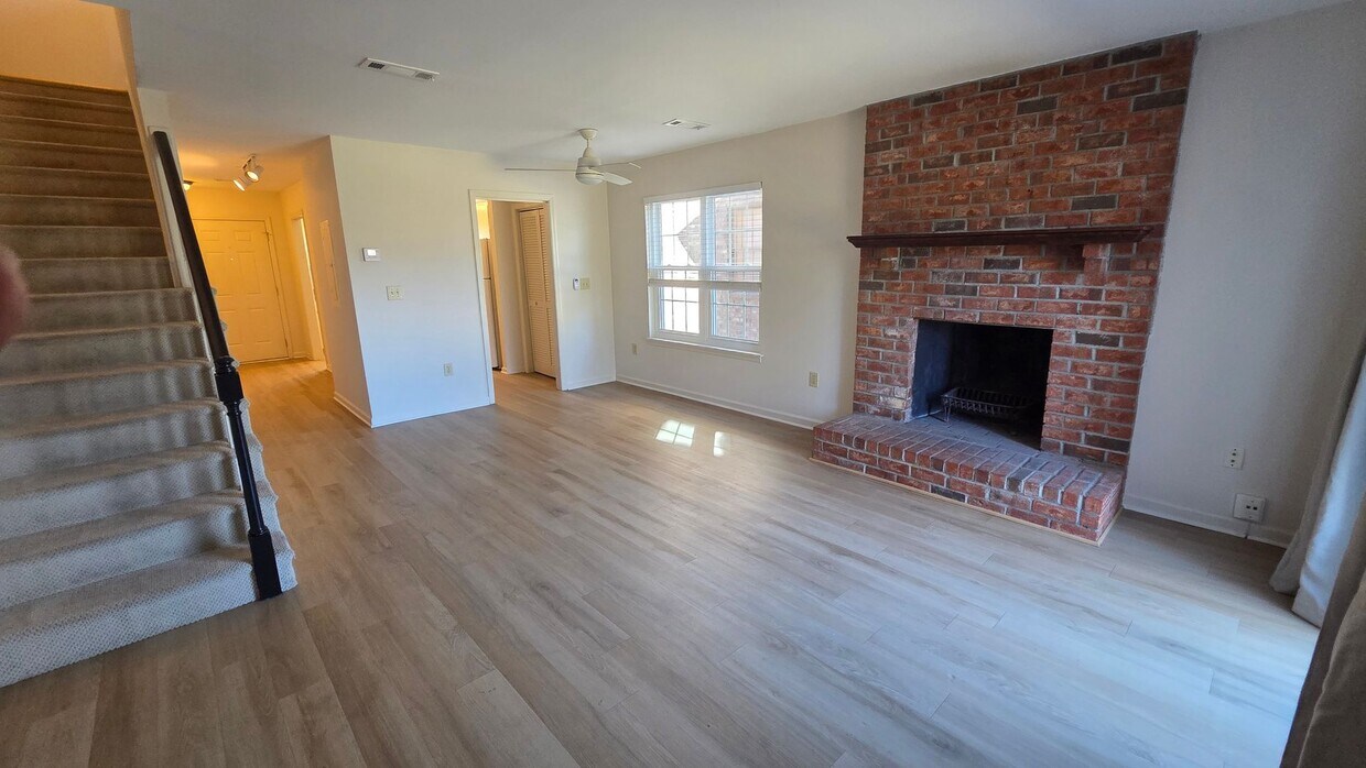 Photo - 1688 Pearlott St.