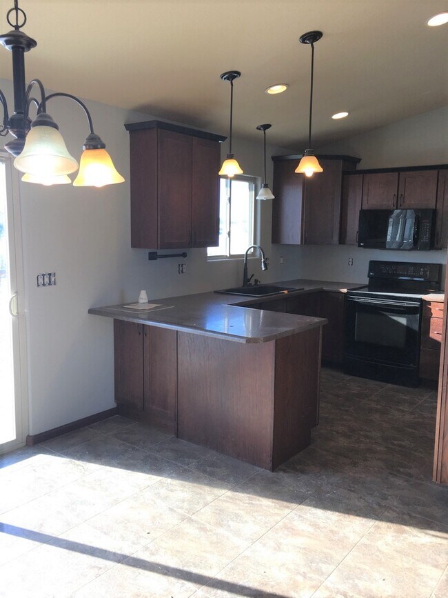 Building Photo - 721 Alliance Ct