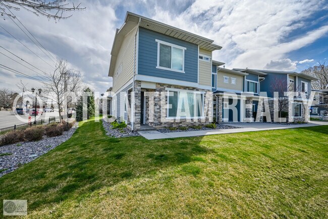 Photo - Row-end Townhome in South Jordan!