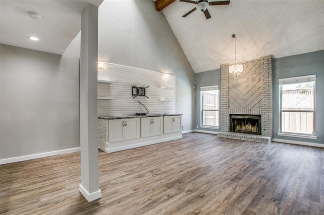 Building Photo - 9517 Summerhill Ln