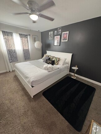 Building Photo - 3516 S La Corta Dr