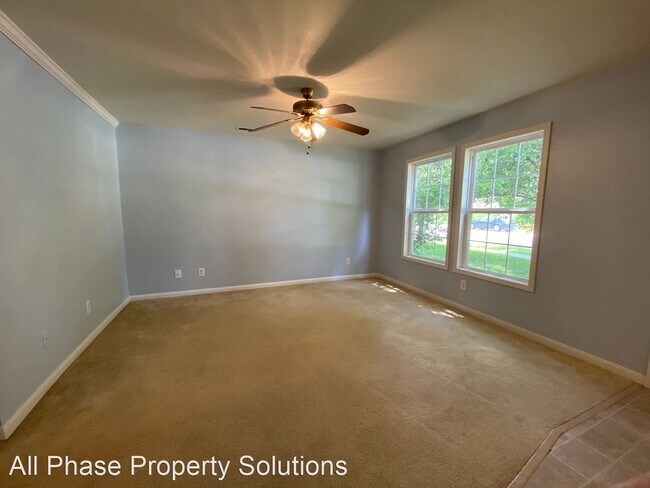Building Photo - 2 br, 1 bath House - 2019 Oak St.
