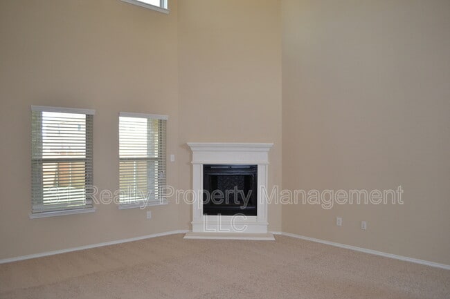 Building Photo - 3020 Buckthorn St