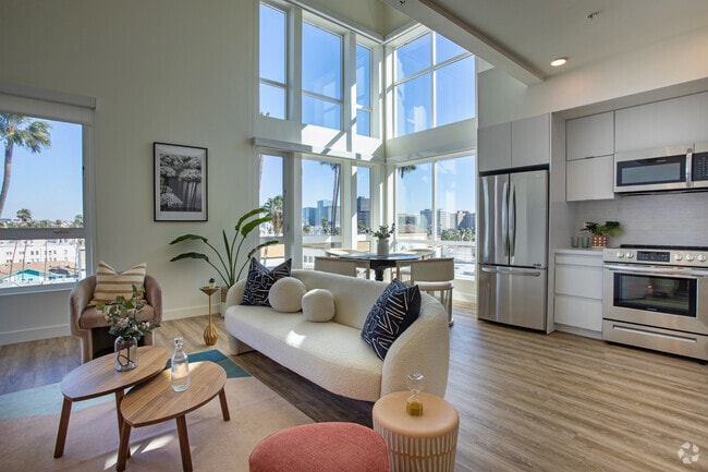 2BR, 2BA + Loft - Sawyer