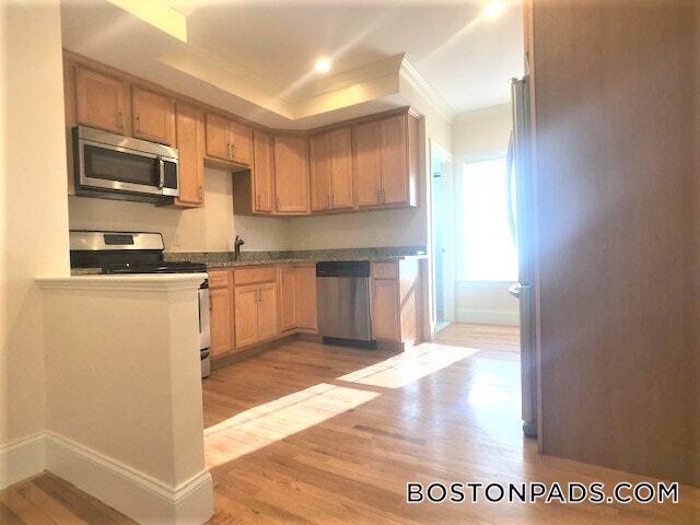 Building Photo - 25 Lothrop St