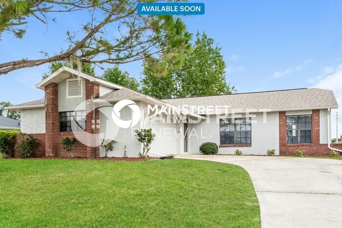 Foto principal - 3 Bedroom Pet-Friendly Home in DELTONA, FL...