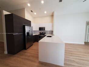 Building Photo - 858 Briar Ridge Rd