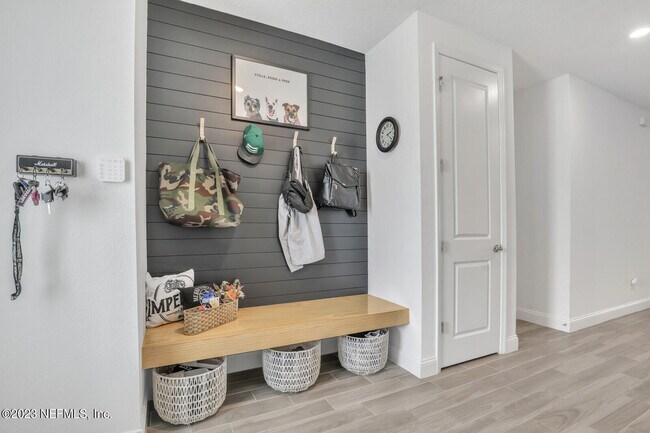 Foto del edificio - 45 Monthaven Dr