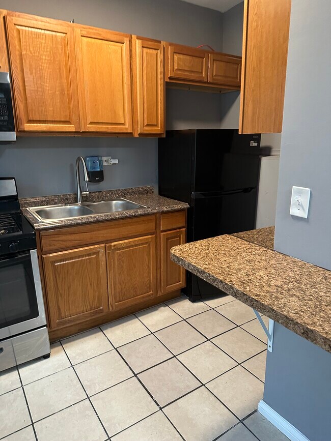 Photo - 1155 N Carey St Apartments