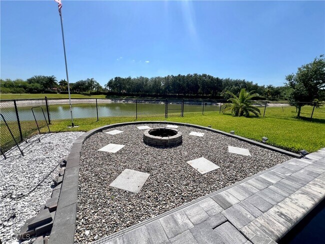 Building Photo - 10293 Silver Pond Lane