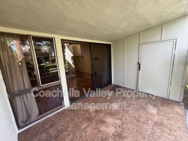 Foto del edificio - 1655 E Palm Canyon Dr