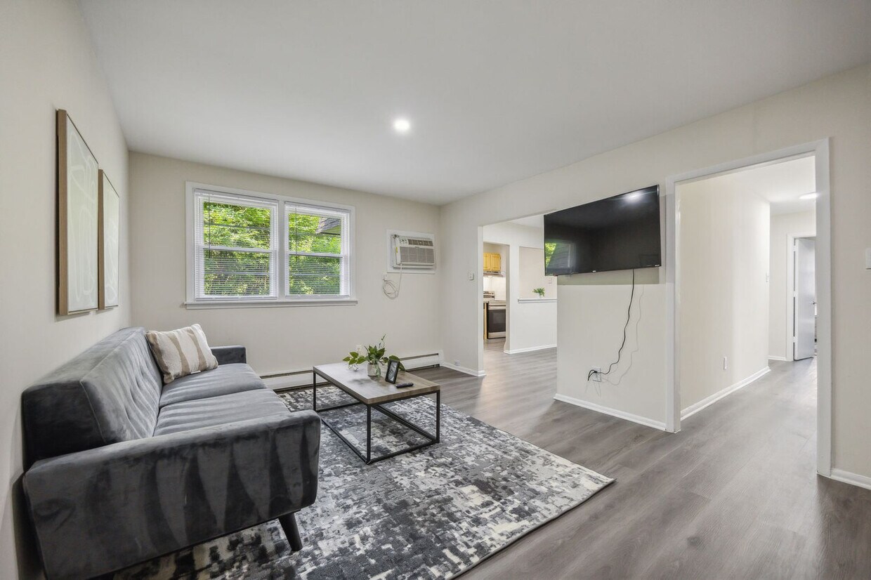 Foto principal - 818 Wharton Dr