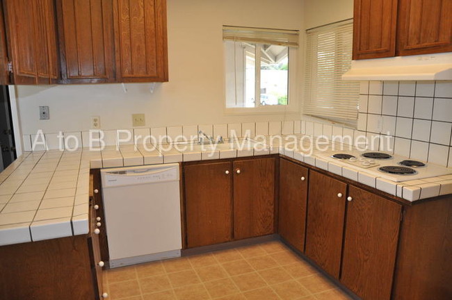 Foto del edificio - 3359 Isherwood Way