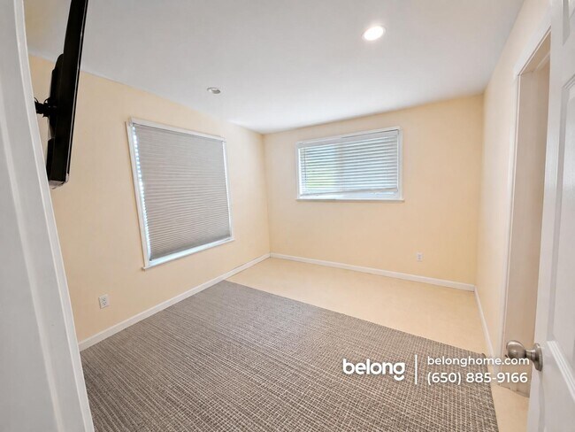 Building Photo - 1456 Darlene Dr