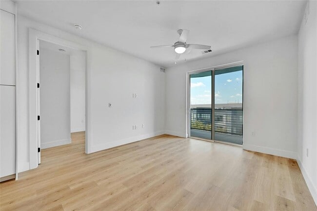 Building Photo - 1701 Simond Ave Ave