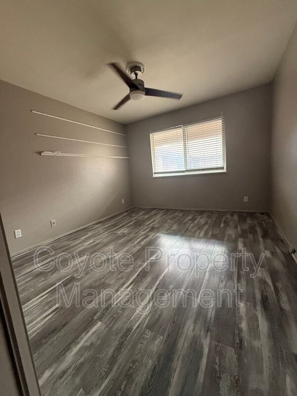 Foto del edificio - 1737 S Peoria Ave