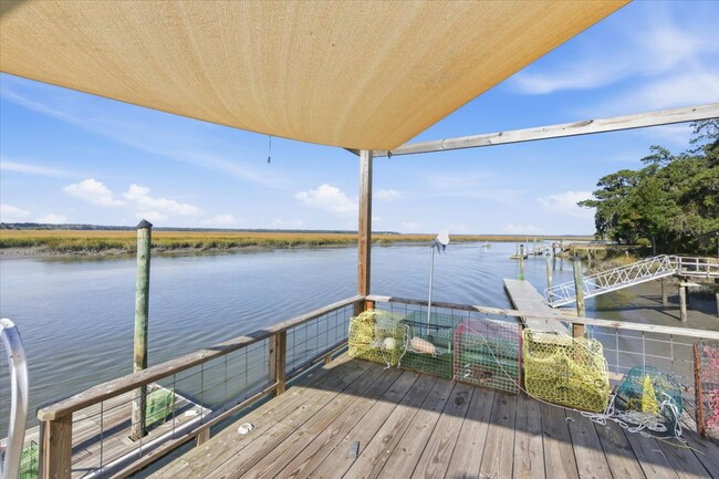 Foto del edificio - 256 River Dr