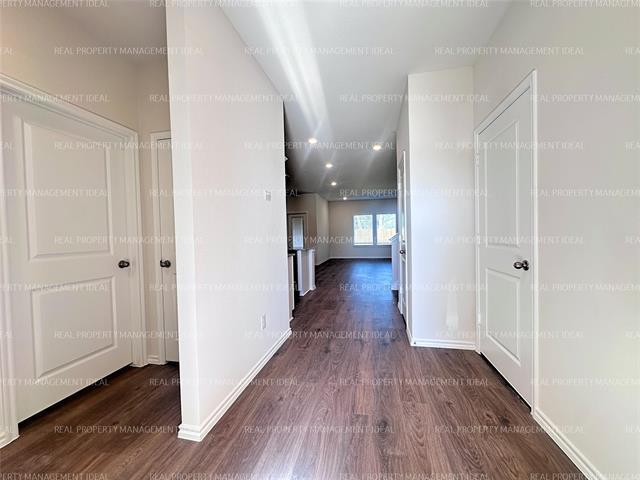 Foto del edificio - 728 Pineywood Trl