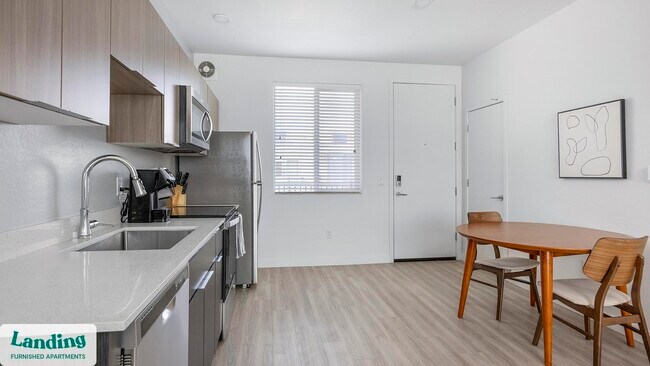 Foto del edificio - 2323 N 150th Dr