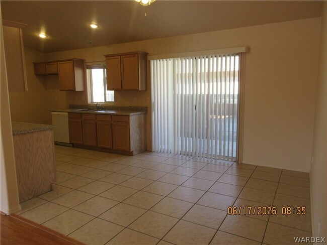 Foto del edificio - 2747 Phoenix Ave