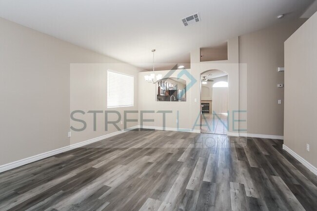 Foto del edificio - REDUCED!