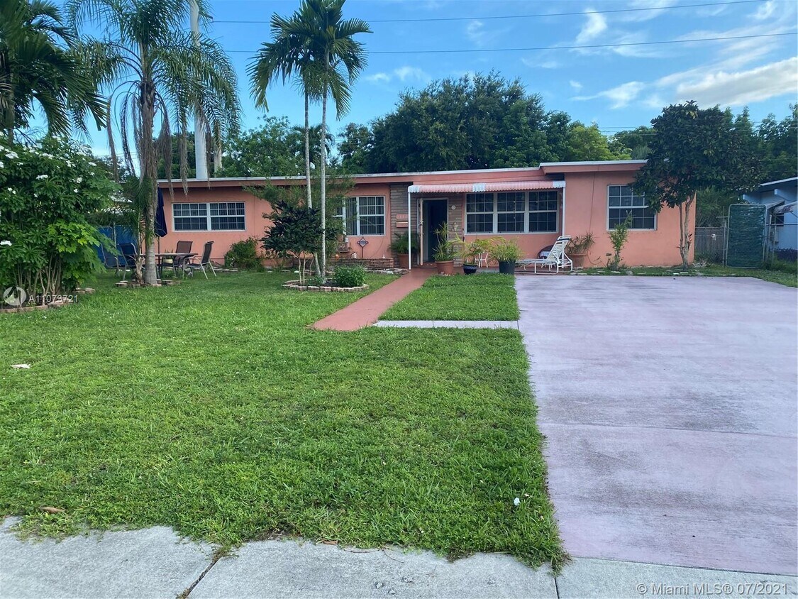1350 NE 162nd St, North Miami Beach, FL 33162 House for Rent in North