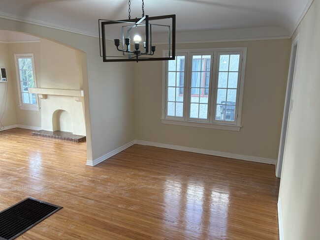 Dining Room - 632 N Vista St