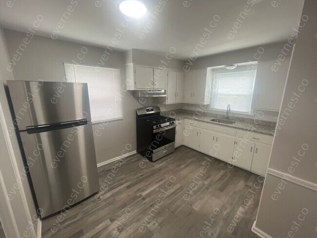 Foto del edificio - 2855 Latonia Blvd
