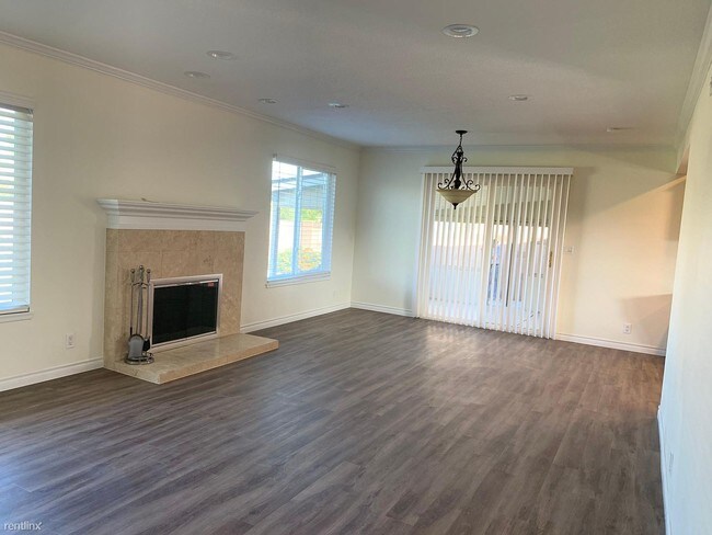 Building Photo - 3 br, 2 bath House - 2303 E Parkside Ave